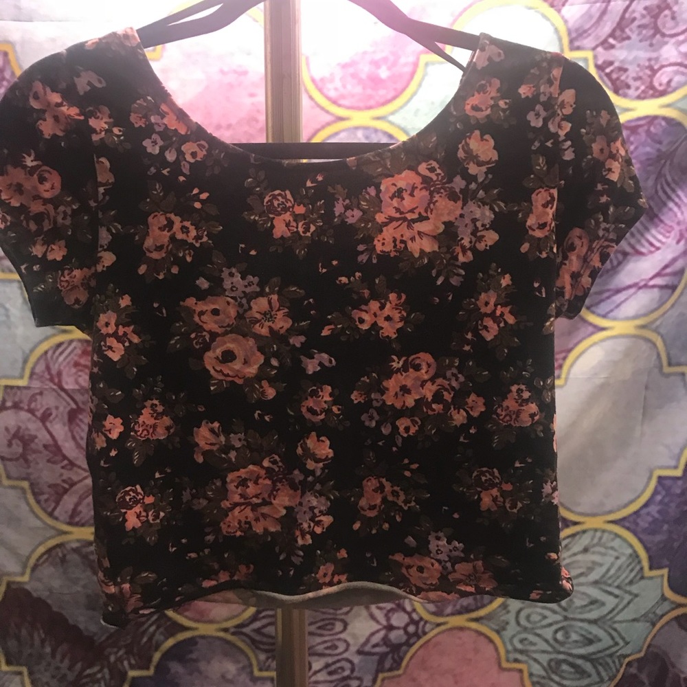 Flower Crop Top - Picture 2 of 6